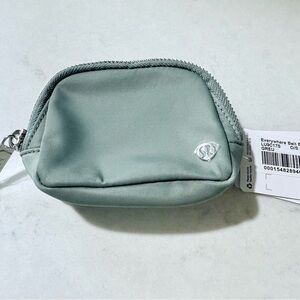 Lululemon Everywhere Belt Bag Nano in Light Green